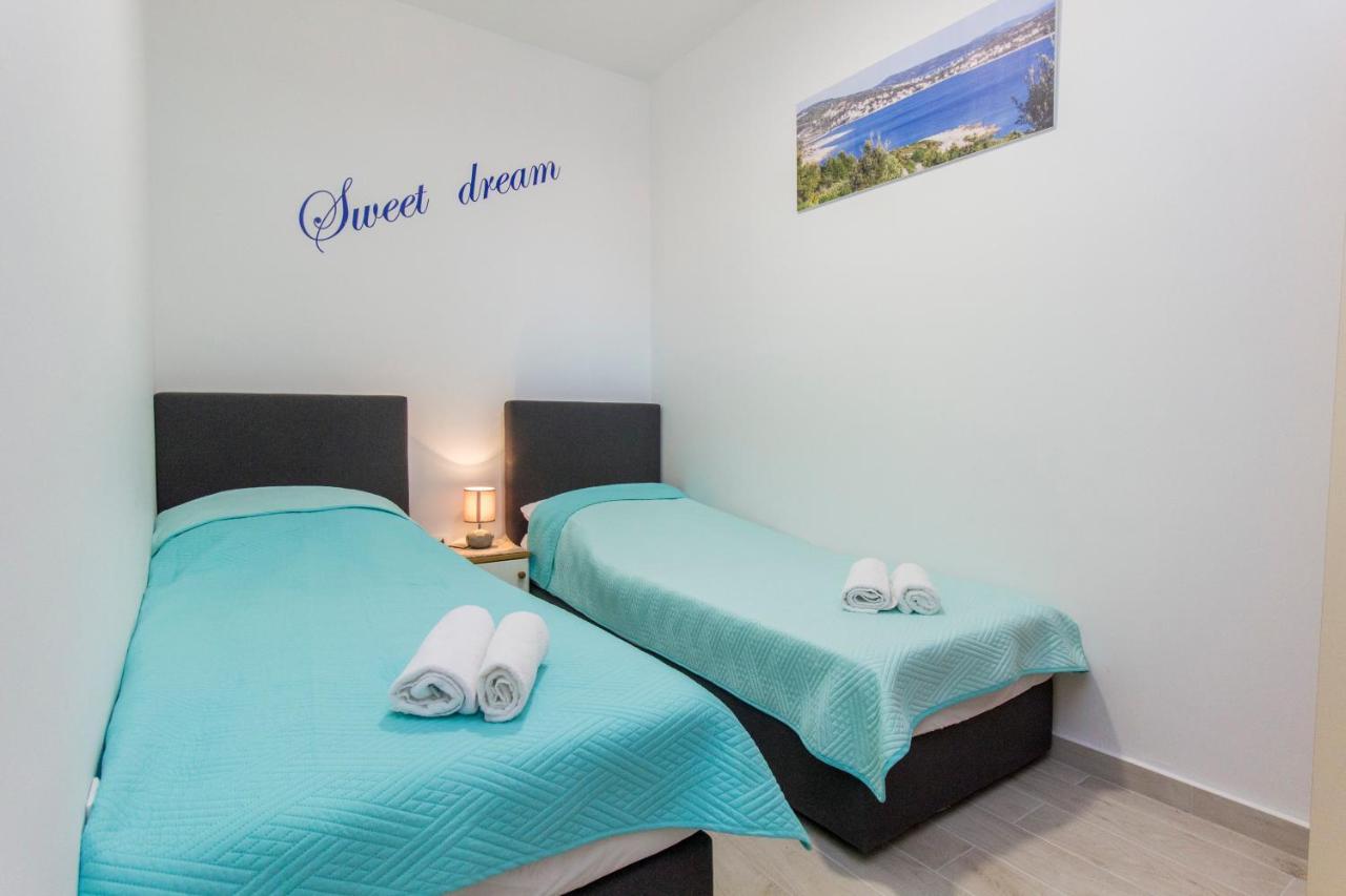 Apartmani Malis Ražanj Εξωτερικό φωτογραφία
