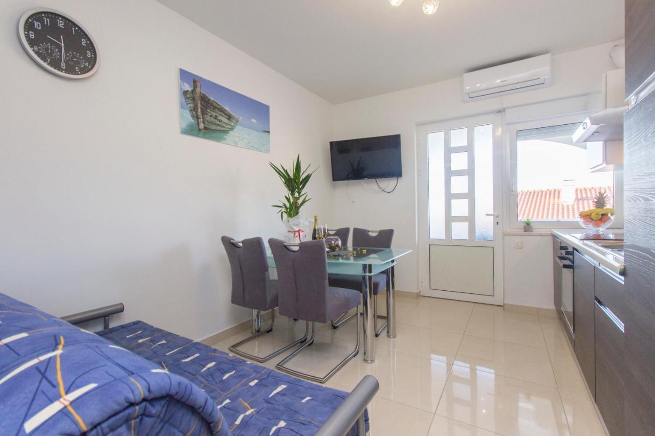 Apartmani Malis Ražanj Εξωτερικό φωτογραφία