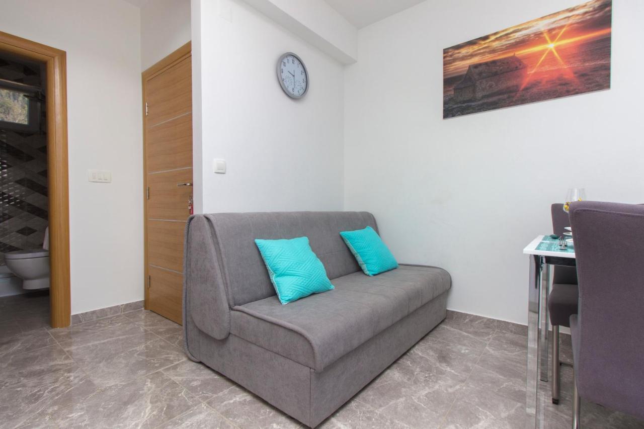 Apartmani Malis Ražanj Εξωτερικό φωτογραφία