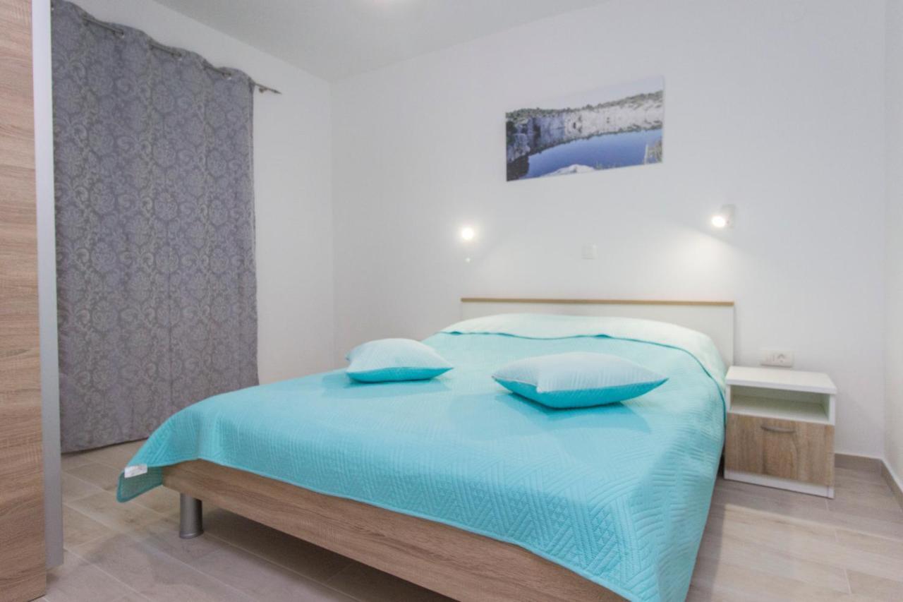 Apartmani Malis Ražanj Εξωτερικό φωτογραφία